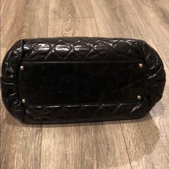 CHANEL AGED CALFSKN QUILTED BOWLER STYLE TOTE BAG - Picture 5 of 12